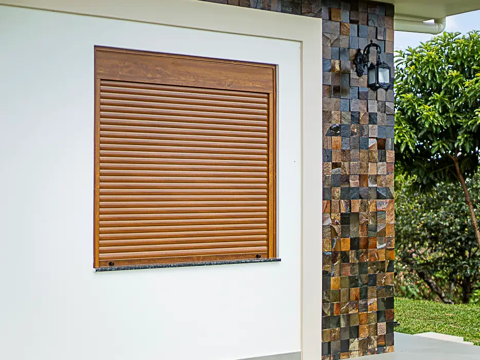 Janela pvc com persiana integrada